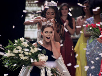 UNCASVILLE, CT - DECEMBER 19: Miss America 2019 Nia Franklin crowns Miss Virginia 2019, Ca
