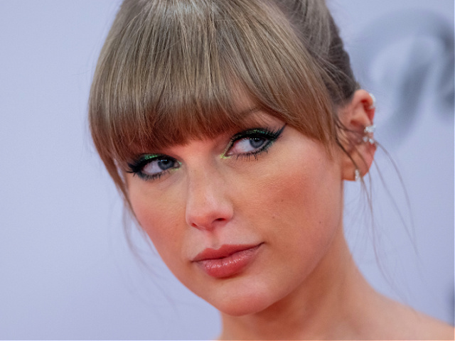 Taylor Swift Slammed for Threatening to Sue College Student Who Tracks Her Private Jet - Vimarsana News