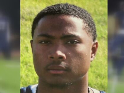 Seventeen-year-old high school player Richard Reed was shot dead over the weekend in gun-controlled California.