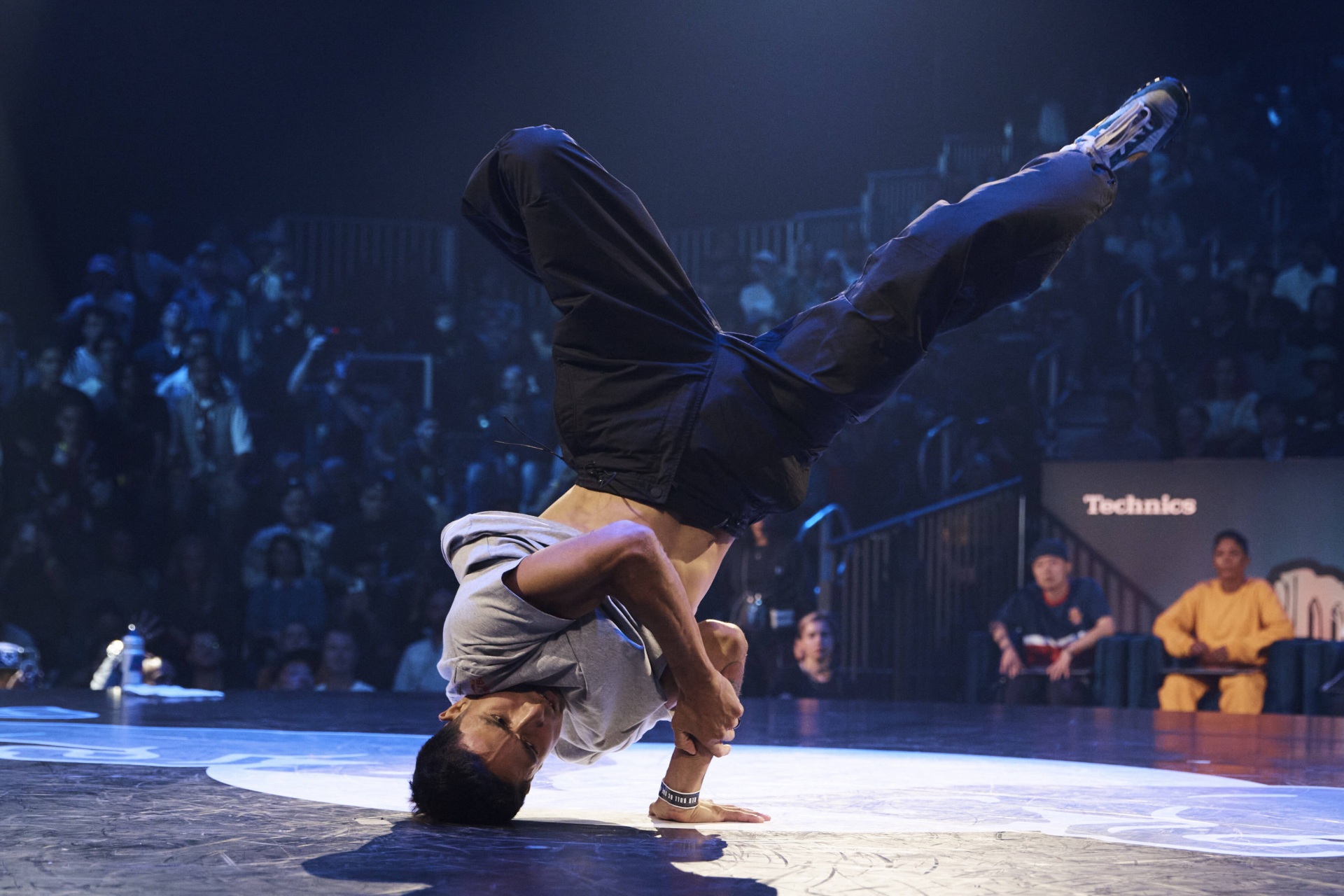 Брейк данс на олимпийских играх. Bboy victor 2025. брейк. самый сложный элемент в брейк дансе.