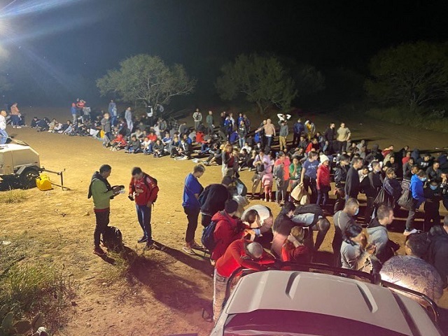 11K Migrant Apprehensions in One Texas Border Sector Last Week - Vimarsana News