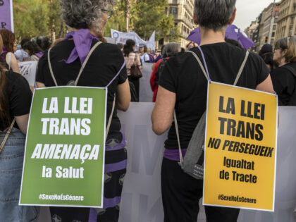 BARCELONA, CATALONIA, SPAIN - 2022/10/22: Protesters are seen displaying placards against the Trans Law during the demonstration. Some 500 women have demonstrated in Barcelona in favor of the abolition of prostitution and the repeal of the Trans Law. The demonstration has concluded in front of the door of the Barcelona …