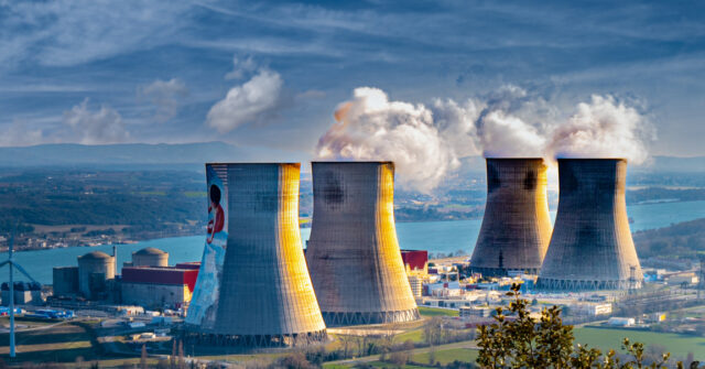 Nuclear-Powered France on the ‘Right Track’ to Avoid Blackouts - Minister