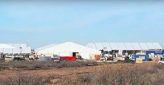 Biden Admin Erects More Tents for Migrant Processing near Border in El Paso - Vimarsana News