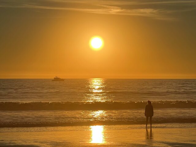 While Country Froze, Southern California Spent Christmas at the Beach - Vimarsana News