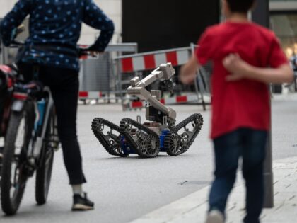 18 August 2021, Baden-Wuerttemberg, Stuttgart: A bomb disposal robot drives along a street