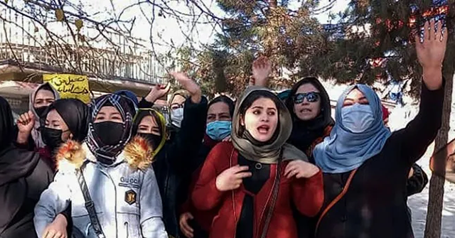 Protests Erupt in Kabul After Taliban Kicks Women Out of College - Vimarsana News