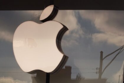 Apple extending data-scrambling encryption to its online iCloud storage service around the