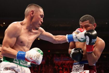 Mexico's Juan Francisco Estrada lands a left in his majority decision victory over Nicaragua's Roman Gonzalez in a WBC super flyweight world title fight in Arizona