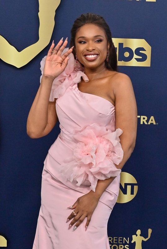 Jennifer Hudson, Amber Riley sing 'And I Am Telling You' on Hudson's show