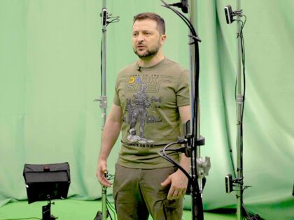 Ukrainian President Volodymyr Zelensky addresses global tech innovators in 3D volumetric video, produced with Evercoast's industry-leading, portable, volumetric capture technology. (Photo: Business Wire)