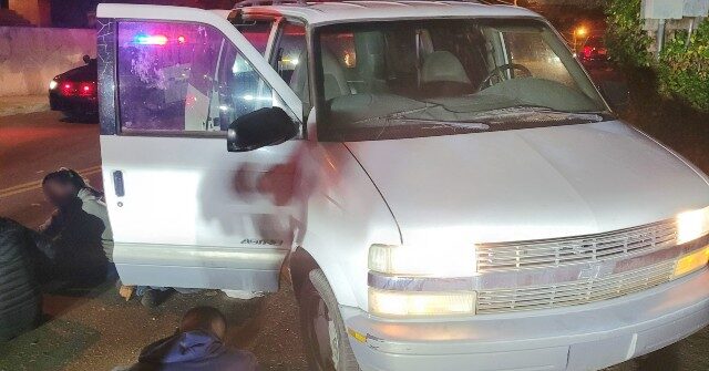 Mexican Human Smuggler Busted with Five Migrants in Arizona near Border - Vimarsana News