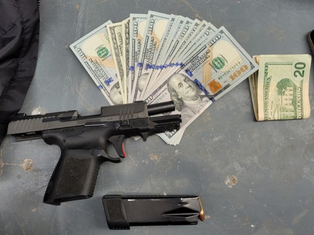 Armed Human Smuggler, Large Migrant Group Arrested in Arizona near Border - Vimarsana News