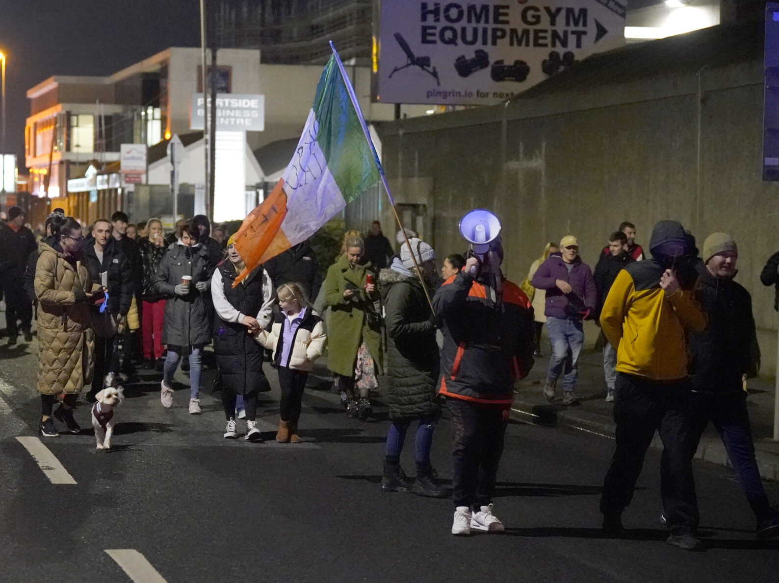 Irish Govt Reopens Tent City for Migrants as Public Protest Open Borders - Vimarsana News