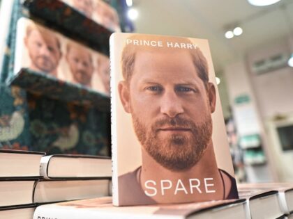 Copies of "Spare" by Britain's Prince Harry, Duke of Sussex, are displayed at Daunt Books on Marylebone High Street in London on January 10, 2023. - After months of anticipation and a blanket publicity blitz, Prince Harry's autobiography "Spare" went on sale in Britain as royal insiders hit back at …