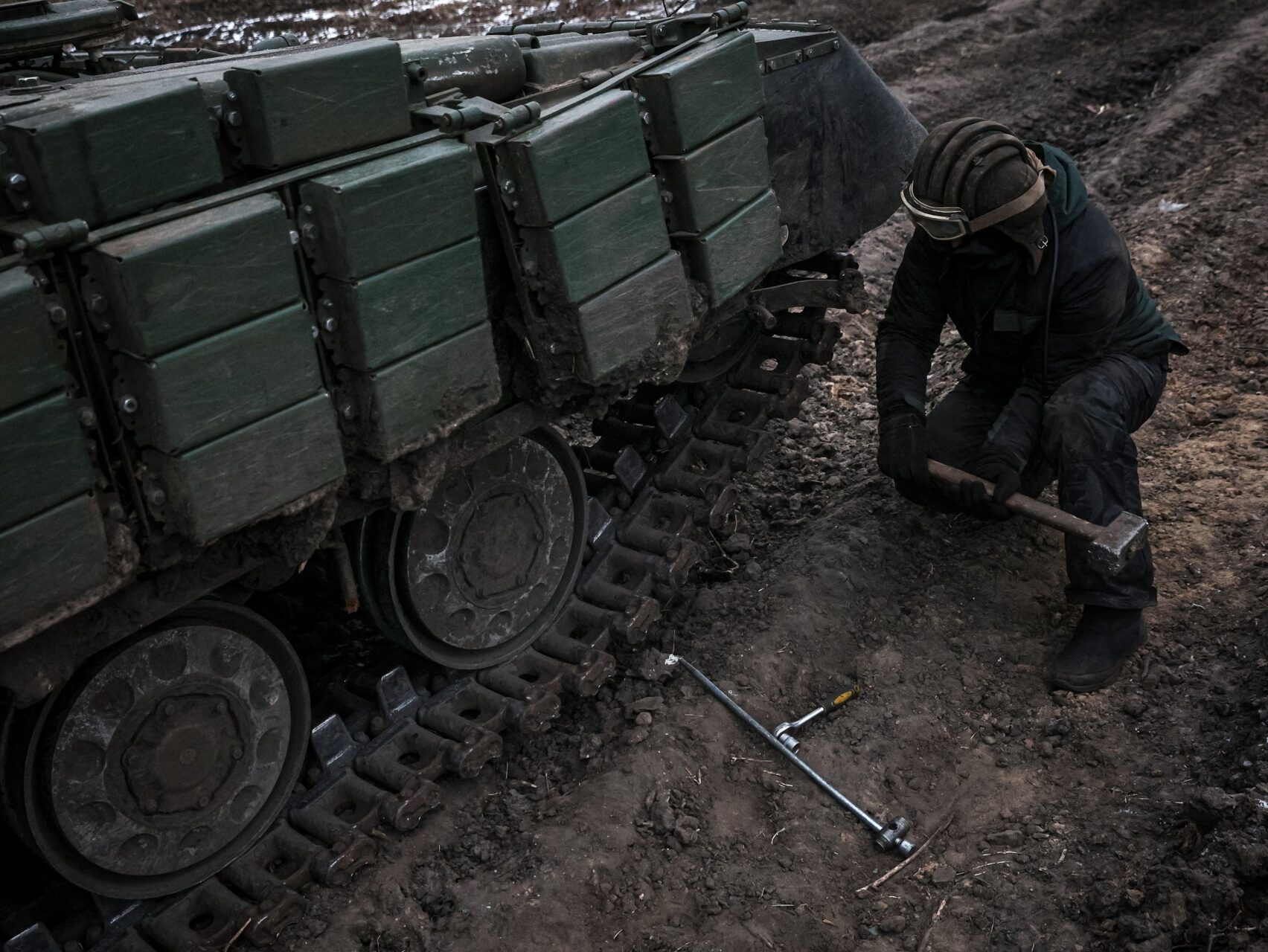 'Poisoned Chalice' – Ukraine May Struggle to Use New Western Weapons - Vimarsana News
