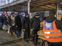 France Sees Near-Record High 137,000 Migrant Asylum Claims in 2022