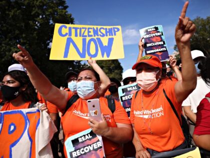 WASHINGTON, DC - OCTOBER 07: Immigration activists rally near the White House on October 0