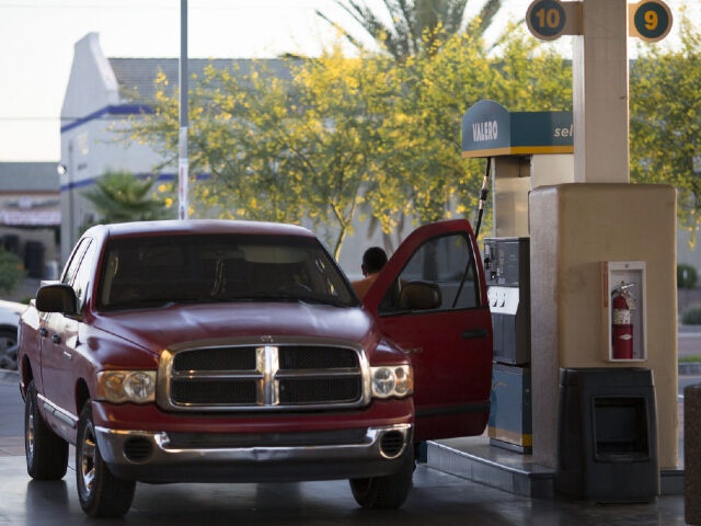 A customer refuels a pick up truck at a Valero Energy Corp. gas station in Phoenix, Arizona, U.S., on Saturday, April 22, 2017. Valero is scheduled to release earnings figures on April 25. Photographer: Caitlin O'Hara/Bloomberg via Getty Images