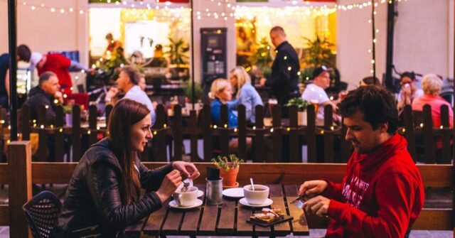 Survey: Inflation Causing Singles to Adjust Spending Habits on First Dates