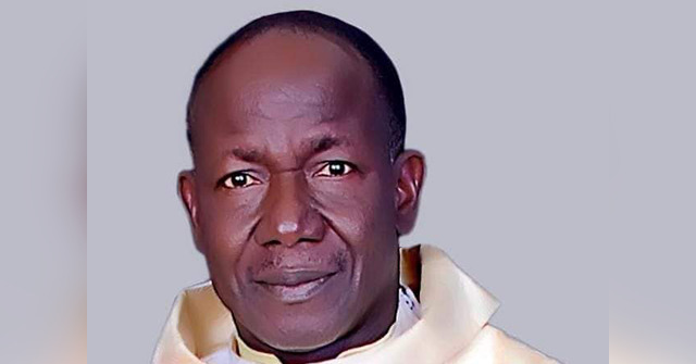 Jihadists shouting “Allahu Akbar” shoot and burn living priest