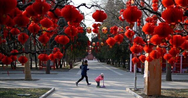 China's Population Shrinks For First Time In More Than 60 Years - Breitbart