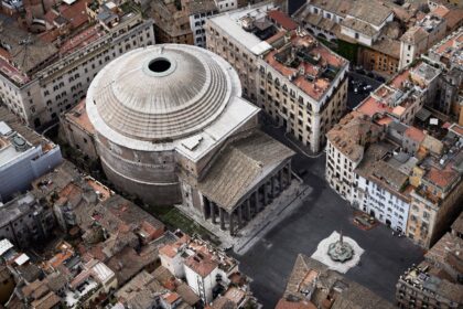 The Pantheon in Rome features the world's largest unreinforced concrete dome