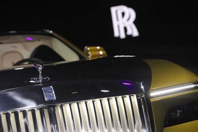 Rolls-Royce sold a record 6,021 cars last year while orders for Spectre, its first all-ele