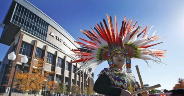 NextImg:Native Americans Renew Protests of Kansas City Chiefs Mascot