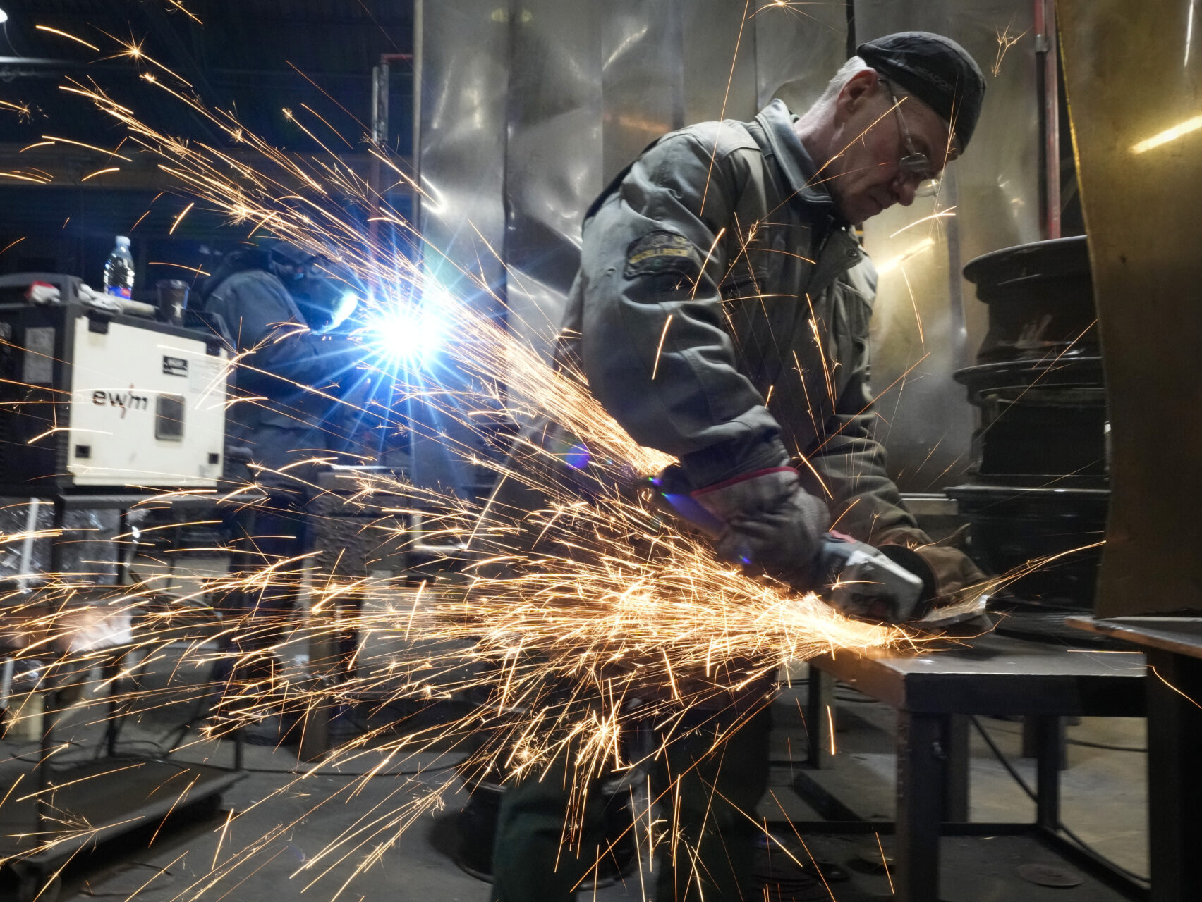 Citizens in Baltic States, Poland, Make Stoves and Supplies for Ukrainians - Vimarsana News