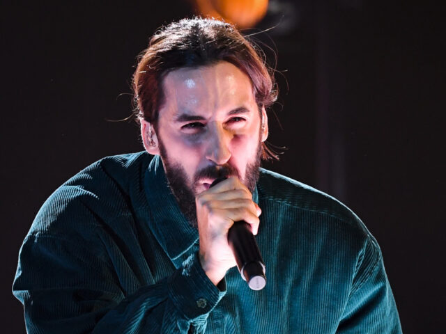 French siner Antoine Valentinelli aka Lomepal performs on stage during the 35th Victoires de la Musique, the annual French music awards ceremony, on February 14, 2020 at the Seine Musicale concert hall in Boulogne-Billancourt, on the outskirts of Paris. (Photo by Alain JOCARD / AFP) (Photo by ALAIN JOCARD/AFP via …