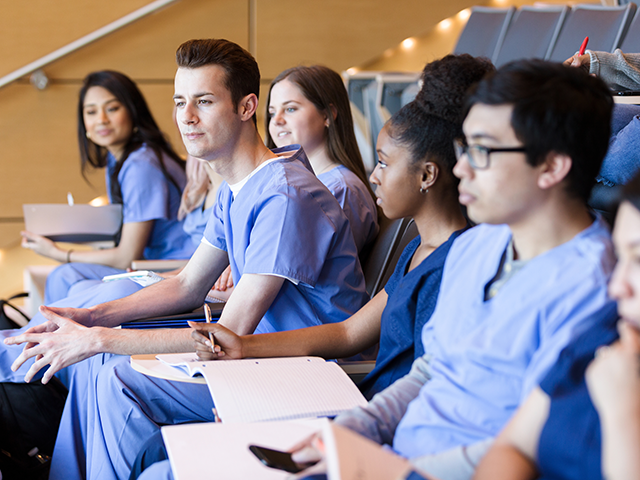 WATCH: Medical Students Chant Revised Oath Dubbed 'Mantra of CRT' - Vimarsana News