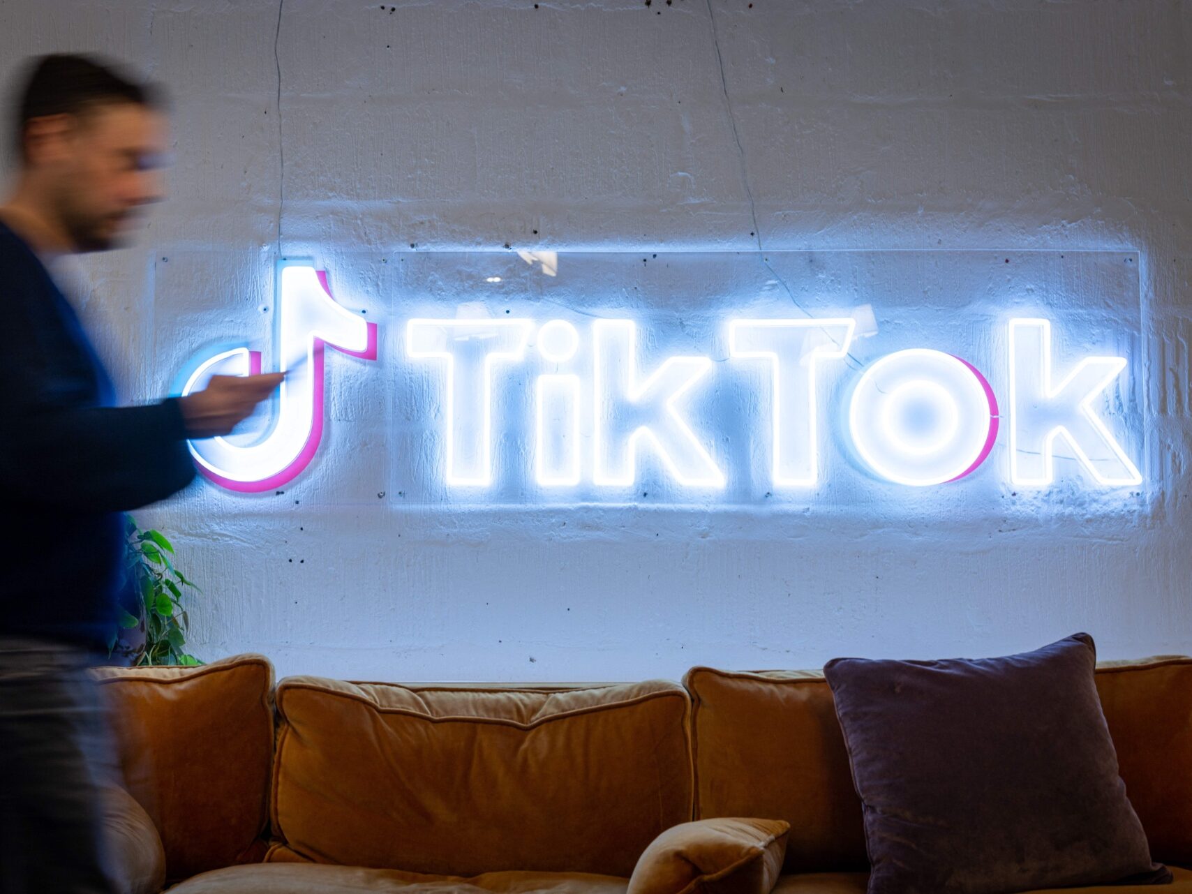 Britons Should Delete TikTok to Protect Data from China, MP Says - Vimarsana News