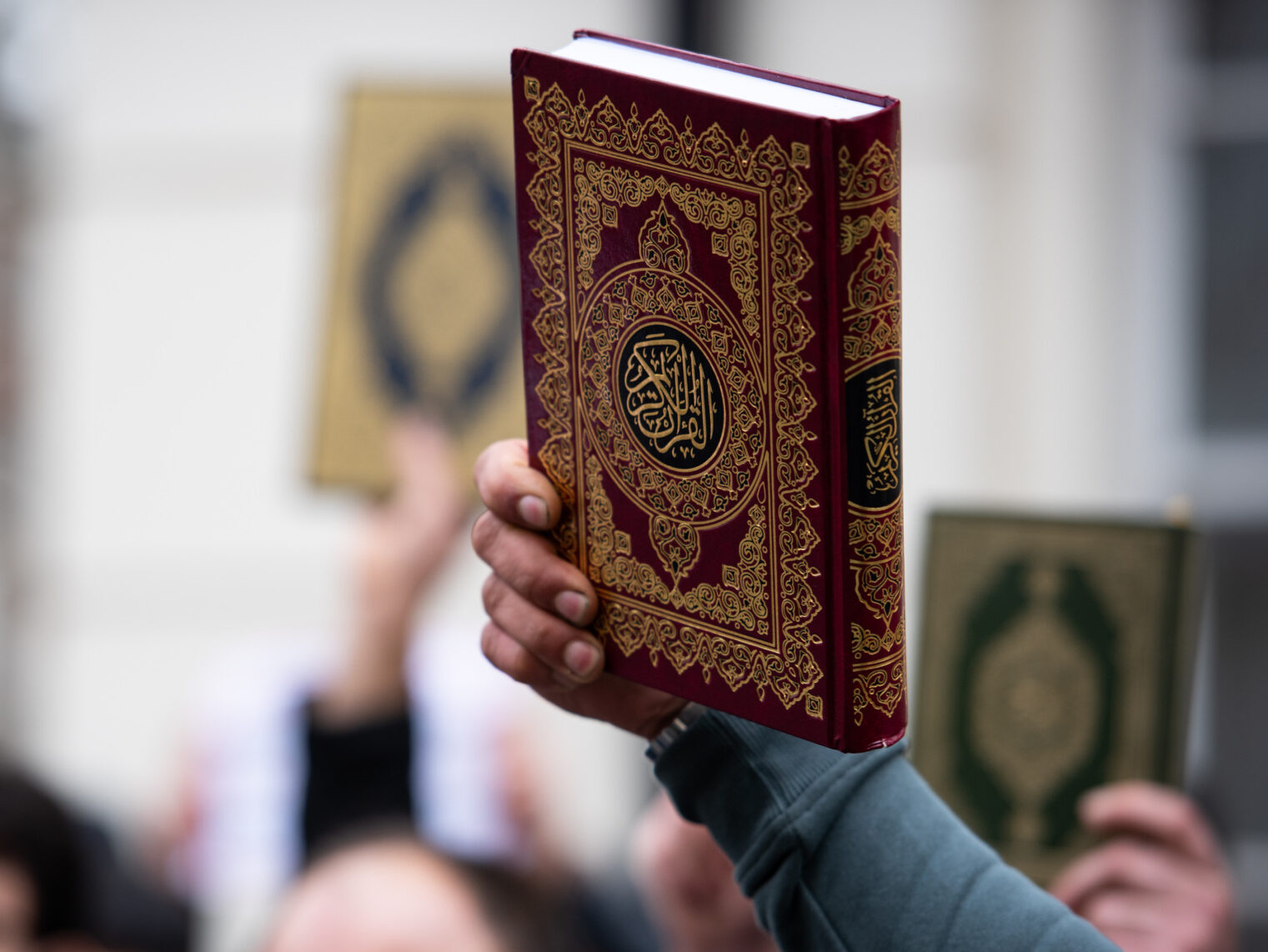 UK Pupils Suspended After Quran Sustains Small Tear, Smudged Page - Vimarsana News