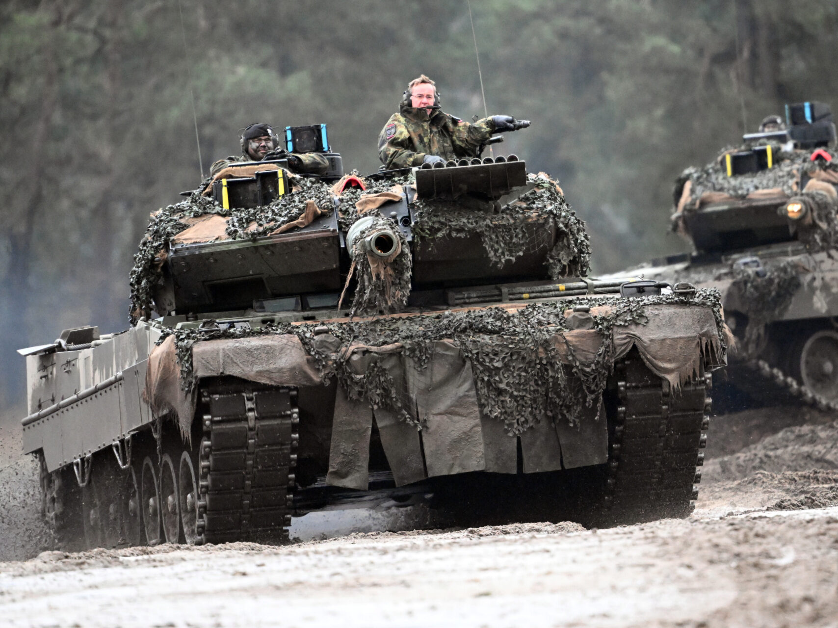 Tank Deliveries to Ukraine Leaving 'Huge Gap' in German Defences - Vimarsana News