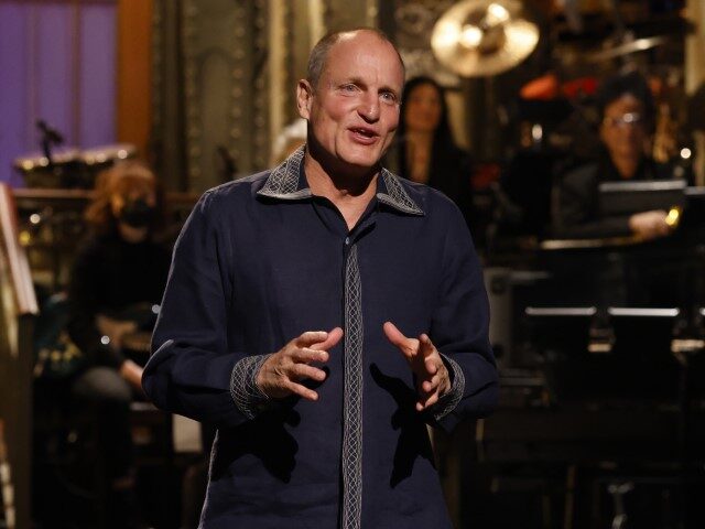 Woody Harrelson, Jack White Episode 1839 -- Pictured: Host Woody Harrelson during the Mono