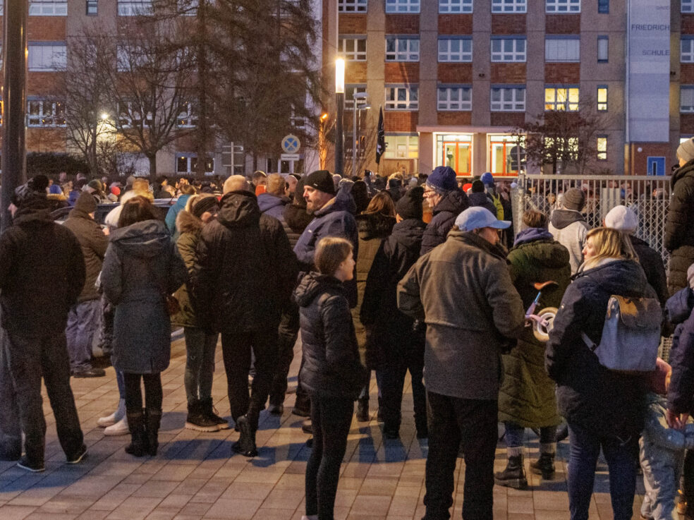 Police Use 'Violence' Against People Protesting German Migrant Centre - Vimarsana News