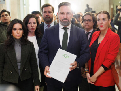 MADRID, SPAIN - FEBRUARY 27: The leader of VOX, Santiago Abascal (c), on his arrival to register the text of the second motion of censure directed against the current President of the Government, Pedro Sanchez, at the Registry of the Congress of Deputies, on February 27 in Madrid, Spain. The …