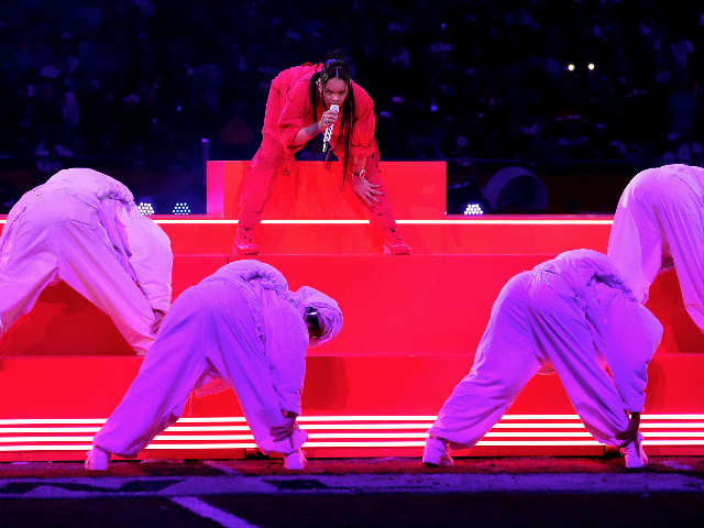 Donald Trump Rips Rihanna Again: 'Single Worst Halftime Show in Super Bowl History' - Vimarsana News