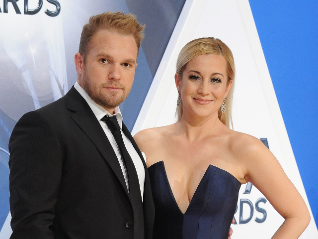 Country Musician Kyle Jacobs, Kellie Pickler's Husband, Dead at 49 from Apparent Suicide - Vimarsana News