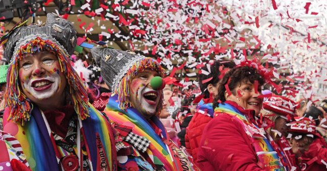 revelers-celebrate-street-carnival-across-german-rhineland-breitbart