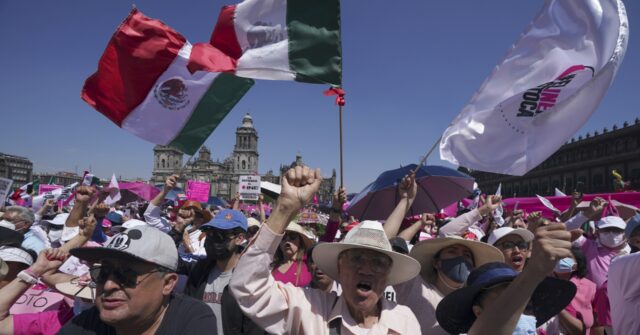 Tens of thousands protest Mexico's electoral law changes - Breitbart