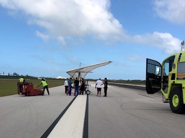 Two Cuban Migrants Crash-Land Ultralight at Key West International Airport - Vimarsana News