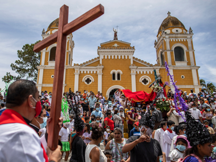 Catholic faithfull reenact the Way of the Cross during Good Friday, in Masatepe, 50 km south of Managua, on April 02, 2021. (Photo by INTI OCON / AFP) (Photo by INTI OCON/AFP via Getty Images)