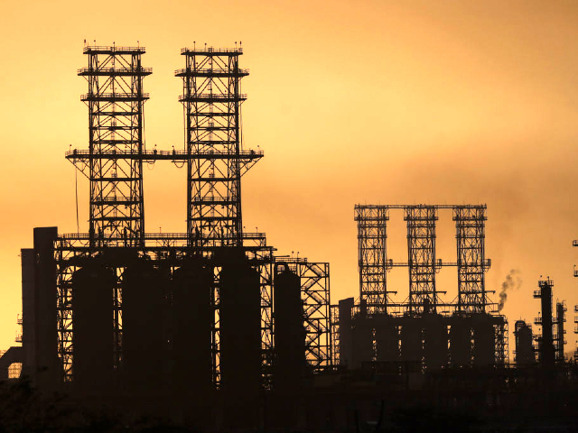 Russian State Company Commits to Sprucing Up Venezuela's Oil Industry - Vimarsana News