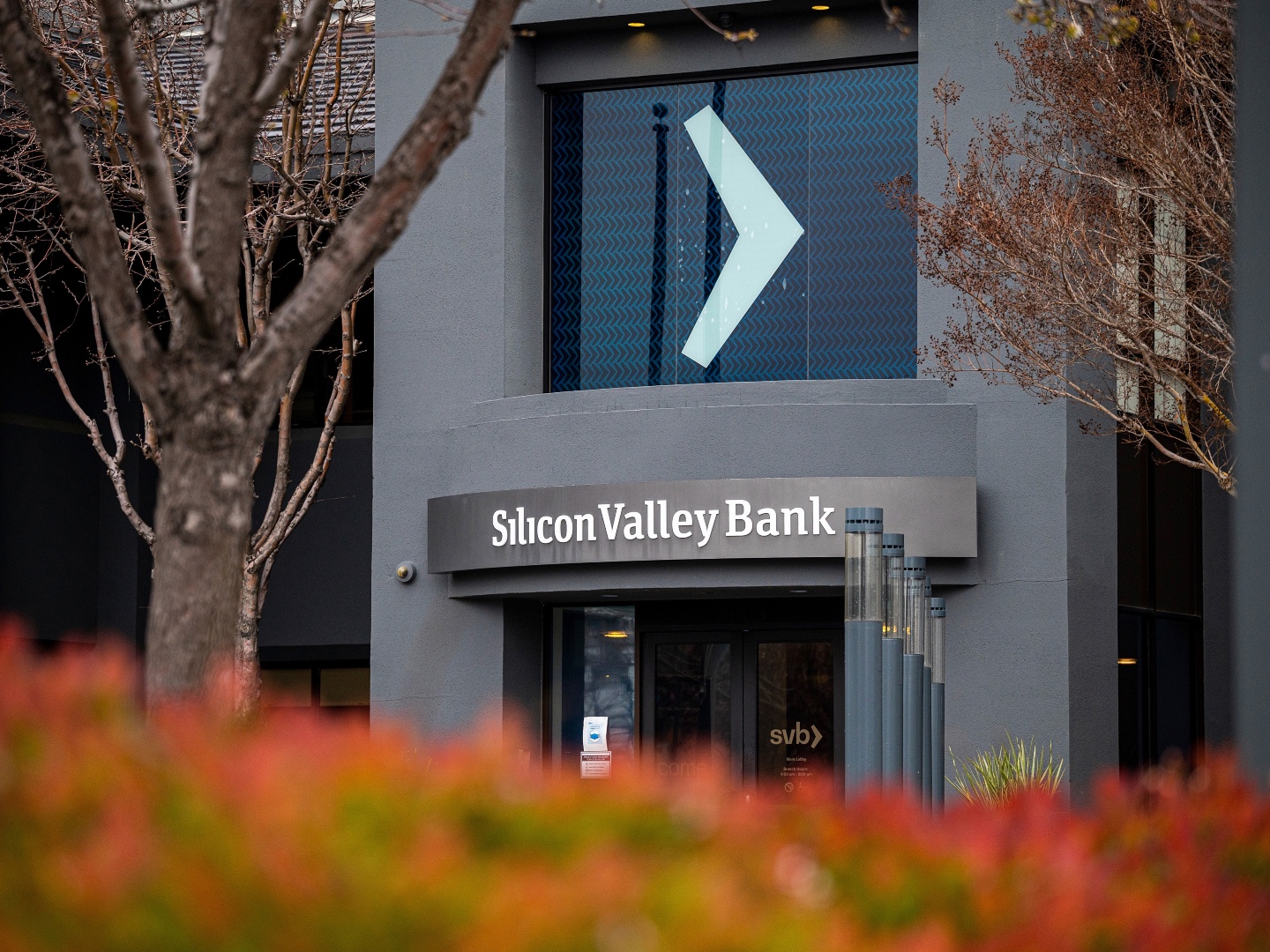 Bankers at British Arm of SVB Receive Bonuses Totalling up to £20m - Vimarsana News