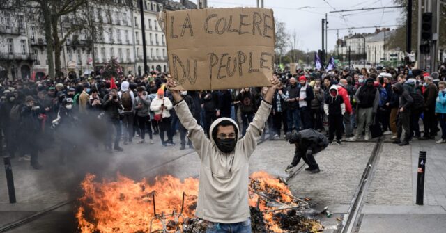 Shortages, Violence, Govt Infighting Mark Day 10 of Anti-Macron Strikes - Vimarsana News