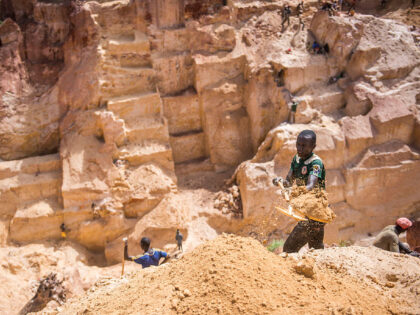 BAMBARI, CENTRAL AFRICAN REPUBLIC - MAY 19: Gold miners in Ndassima gold mine, 40 Km of Bambari, in Seleka group controlled zone, in the Eastern part of CAR. Independent gold panners run the mine and it is impossible to enter there without getting permission from the Seleka commanders. (Photo by …