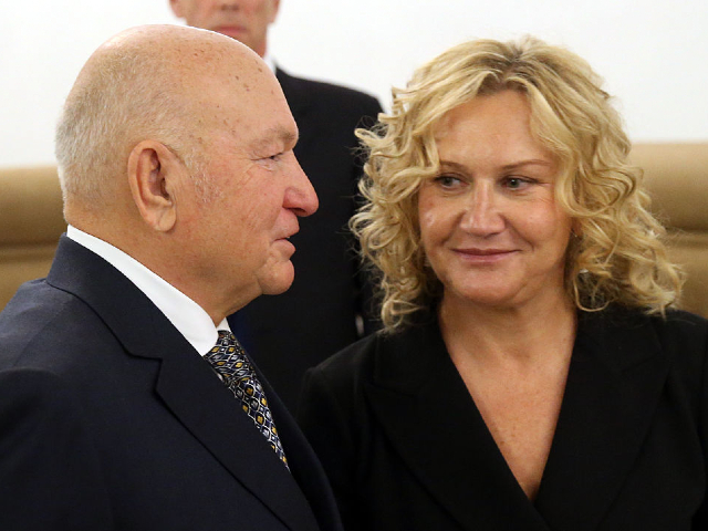 MOSCOW, RUSSIA- SEPTEMBER 22: (RUSSIA OUT) Former Moscow's Mayor Yuri Luzhkov (L) and his wife, businessman, billionaire Yelena Baturina (R) attend the state awarding ceremony at the Kremlin in Moscow, Russia, on September 22, 2016. Putin has awarded dozens politicians, scientists, musicians and other people today. (Photo by Mikhail Svetlov/Getty Images)