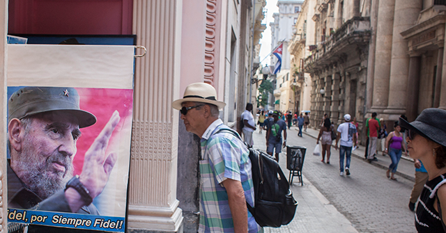 NextImg:Cash-Strapped Cuba Cuts Deal to Attract More Chinese Tourists